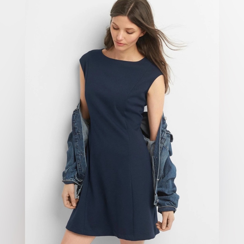 NWT Gap Ponte cap sleeve Navy dress